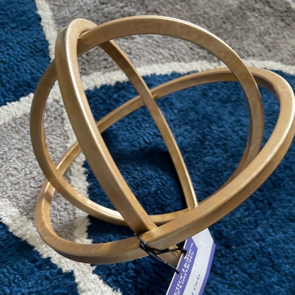 Homedecor Orbit - Picture 1 of 3